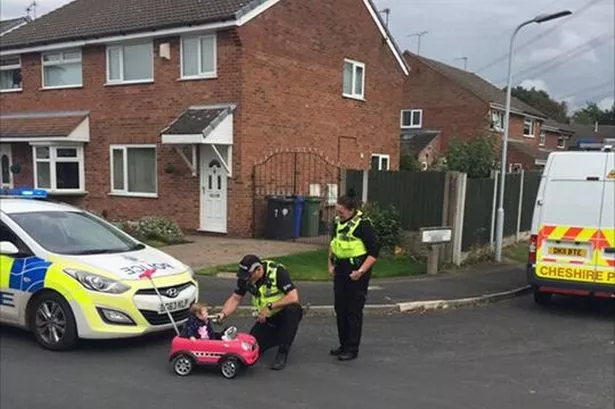 Adorable police photo 'a great example of showing how officers are human'